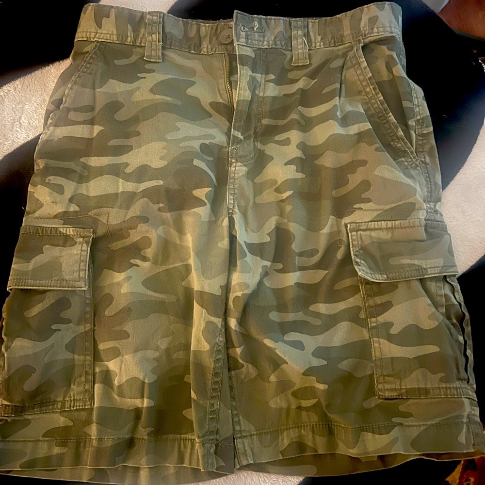 Slimfit Cargo Shorts Unworn Velcro immaculate and unused w six pockets